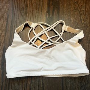 Lululemon Free to Be sports bra size 4
GENTLY USED